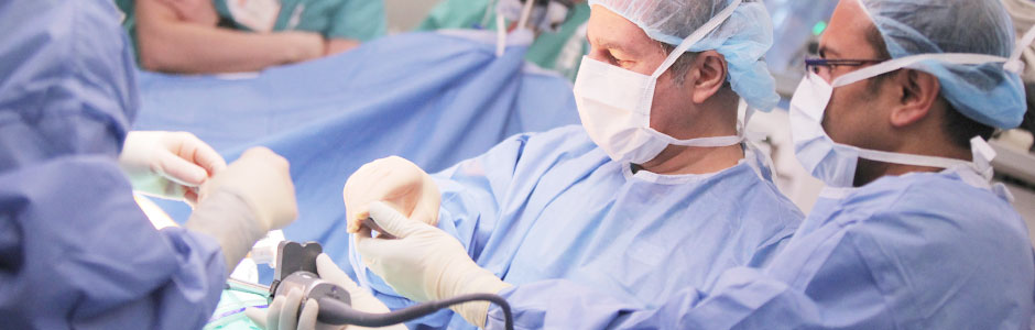 Weill Cornell Medicine thoracic surgeons performing a procedure